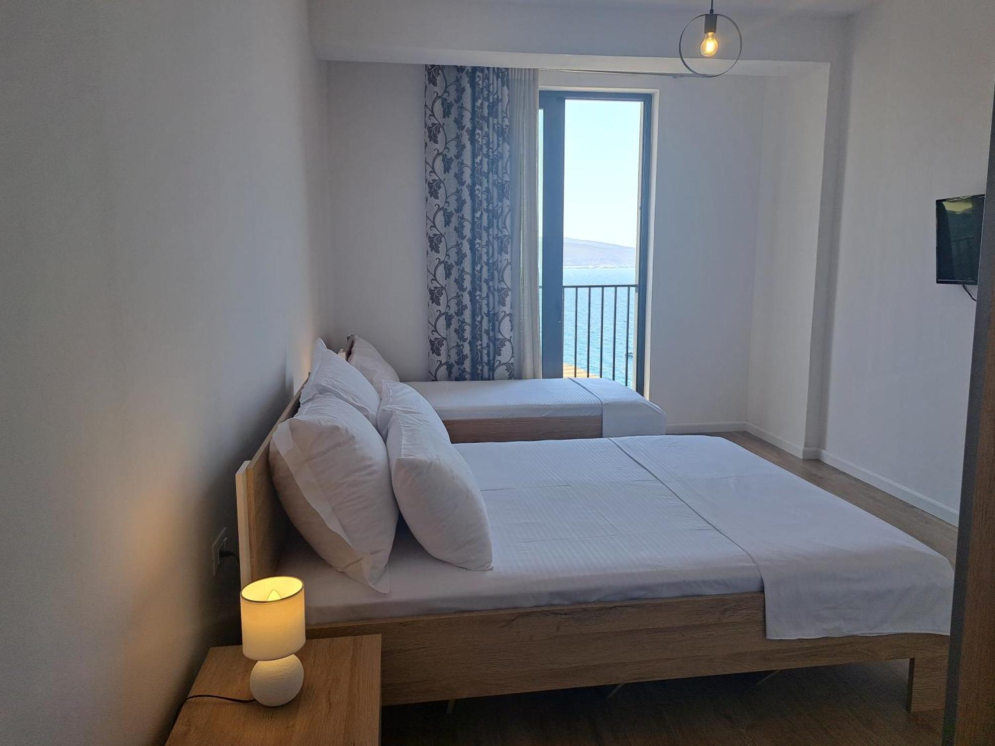 Mamani Apartments Saranda Bilik gambar